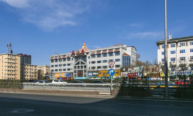 华鹰大厦有面积出租吗？