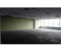 融科资讯中心写字楼中等装修162㎡