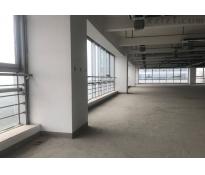 绿地金融中心写字楼简单装修1500㎡