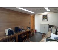 主语国际中心写字楼中等装修215㎡