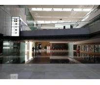 国际财经中心写字楼中等装修150㎡