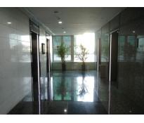 国际财经中心写字楼中等装修150㎡