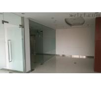 国际财经中心写字楼中等装修111㎡